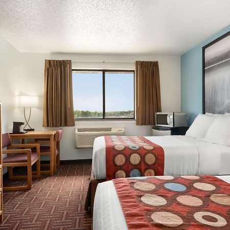 Super 8 By Wyndham Eveleth Motel Kültér fotó